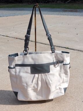 Coach Soho Pleated East/West Gallery Tote I. White And Charcoal Grey Purse